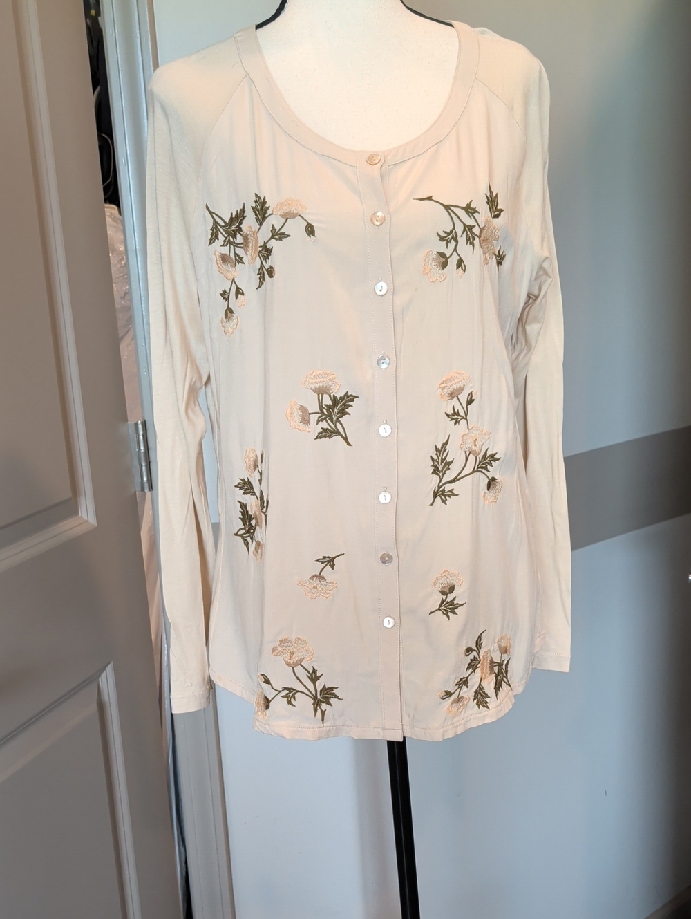 J. Jill Cream Button-Front Top with Floral Embroidery